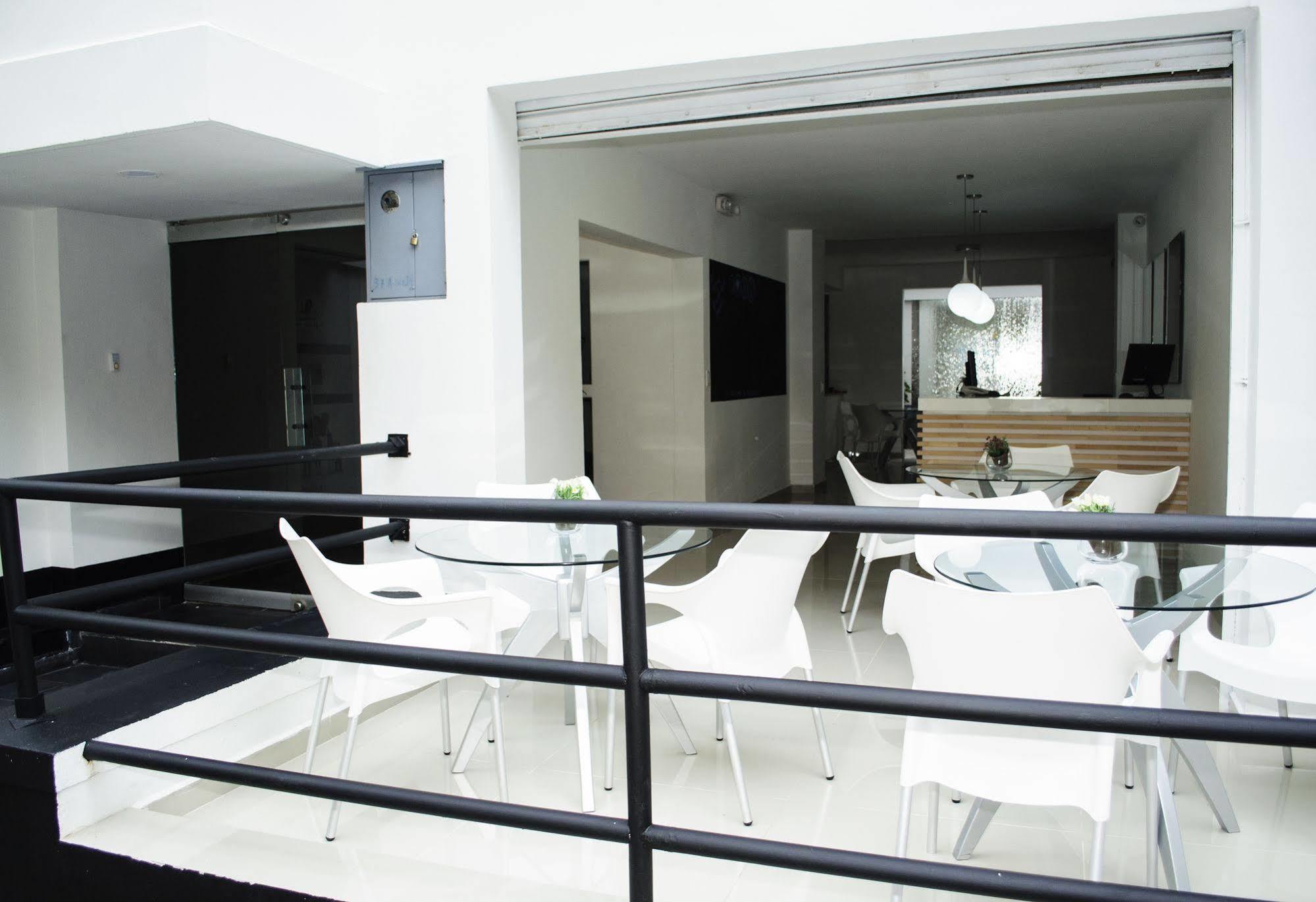 Hostal Lleras Calle 8 Medellín Buitenkant foto