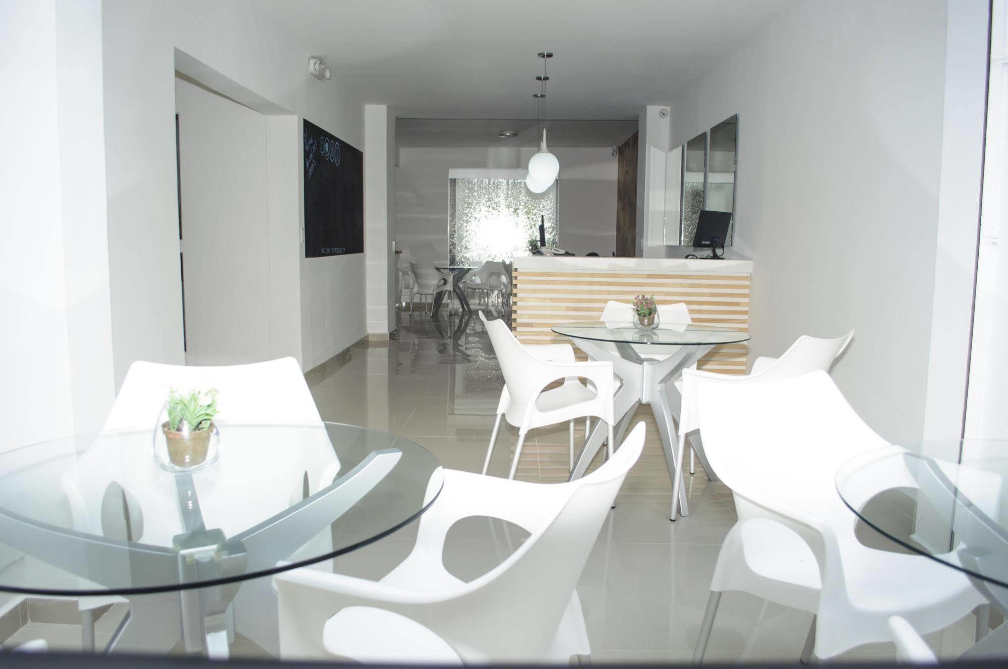 Hostal Lleras Calle 8 Medellín Buitenkant foto
